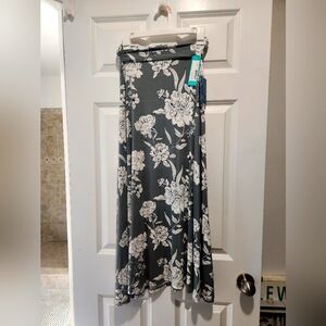 Market & Spruce NWT maxi skirt